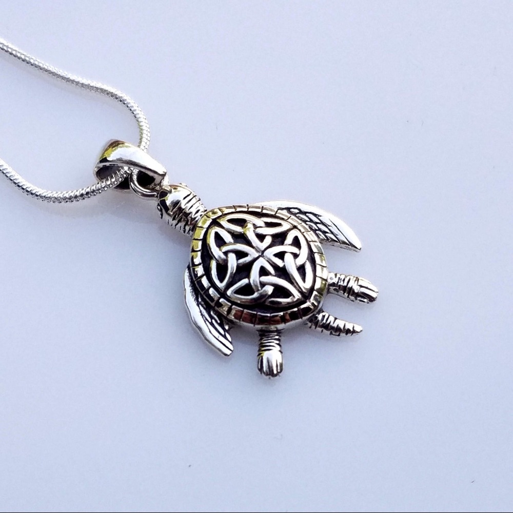 🆕💥 NWT Sterling Silver Sea Turtle Necklace